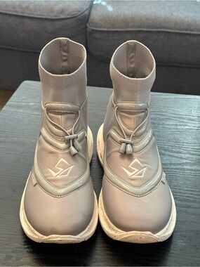 Tronus Men’s Gray/White Mid Top Sock Collar Athletic Sneakers Drawstring